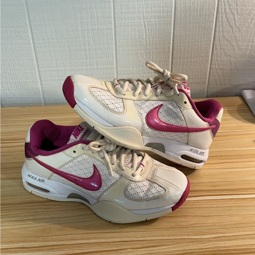 Nike Women's Air Max: Size 8